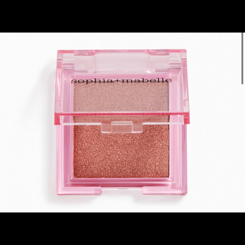 SOPHIA + MABELLE Satin Powder Highlighter in Peach Sangria